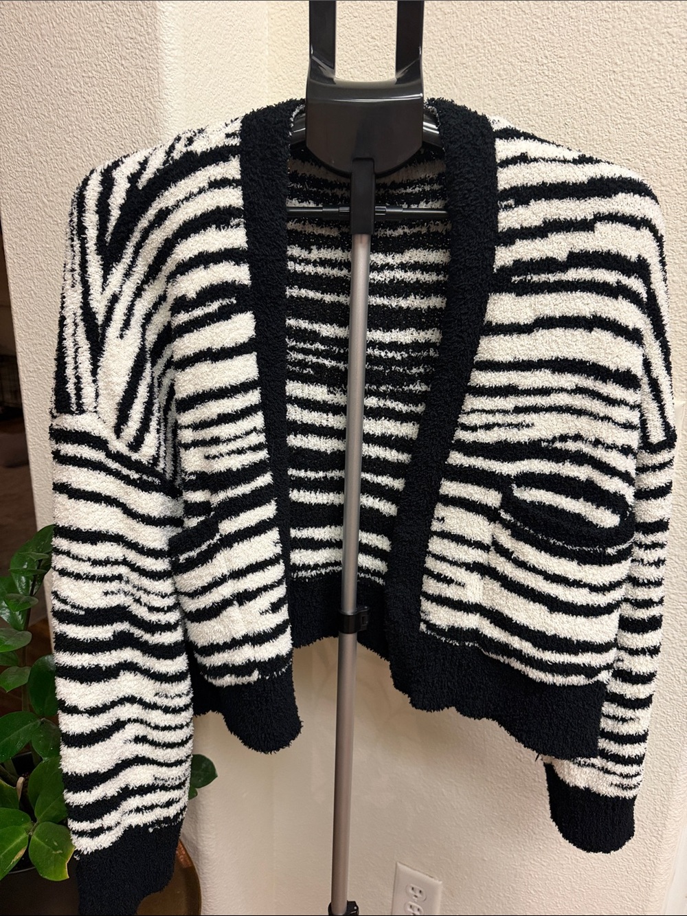 POL Zebra Stripe Fuzzy Open Cardigan M Loungewear Luxe Cozy Bohemian